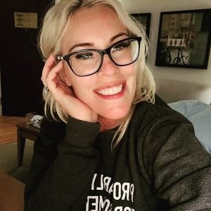 Meet your Posher, April